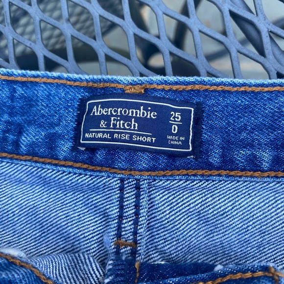 Abercrombie Natural High Rise Denim Shorts Size 0 - Picture 3 of 4